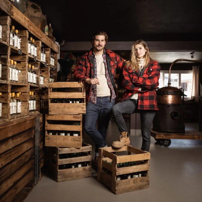 Romain et Sarah Gauthier propriétaire de la distillerie des Aravis à La Cluzac
